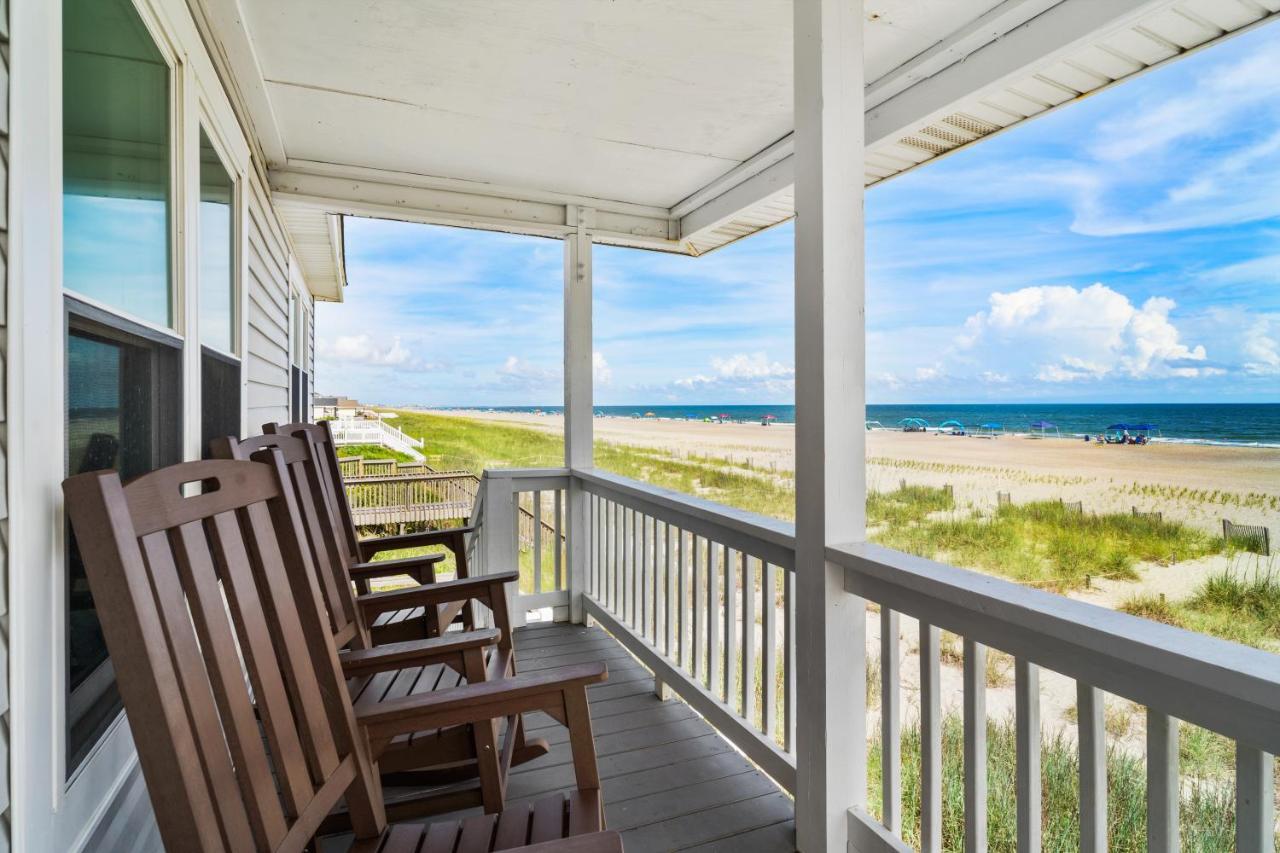 Ocean Daze - Sleeps 22, Direct Oceanfront, Renovated May 2022 Villa Holden Beach Exterior foto