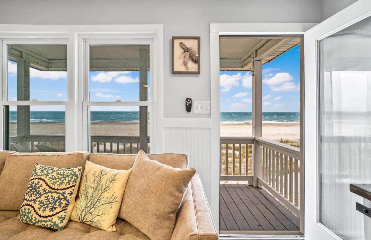 Ocean Daze - Sleeps 22, Direct Oceanfront, Renovated May 2022 Villa Holden Beach Exterior foto